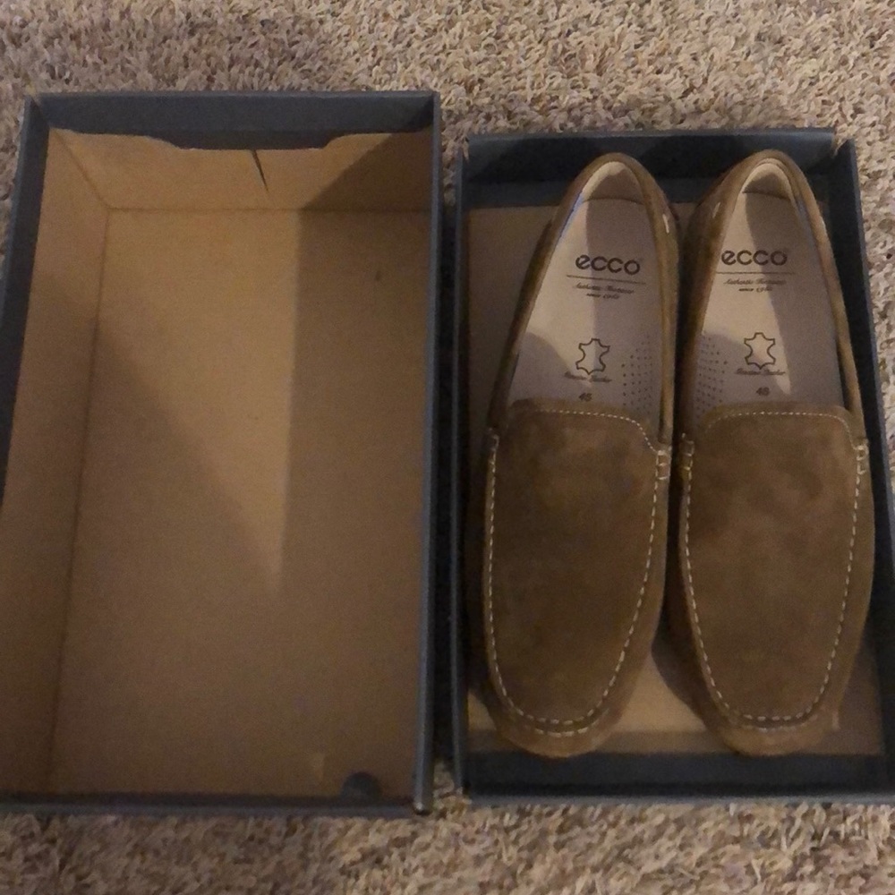 NWT Ecco Leather Shoes!!